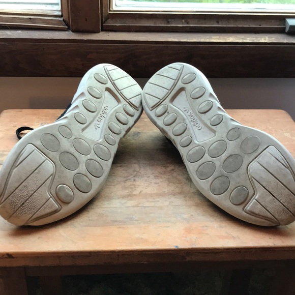 Adidas shoes - Picture 3 of 4